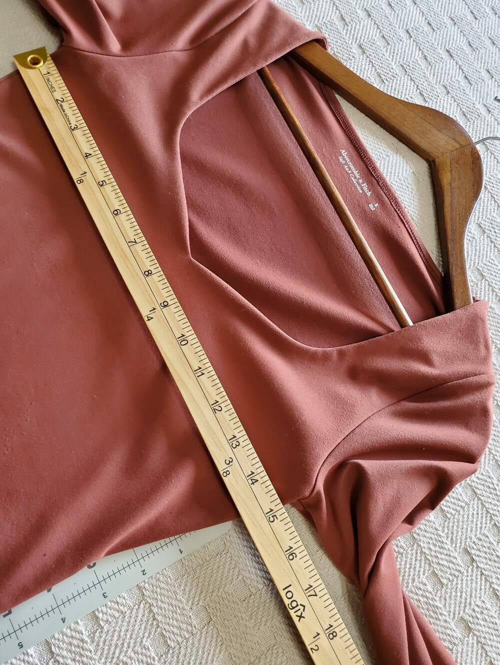 Abercrombie & Fitch Soft A&F Long-Sleeve Sweetheart Neckline Bodysuit - Picture 7 of 14